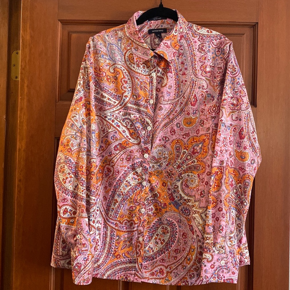 Lands End women’s long sleeve button down shirt pink/white/orange paisley print